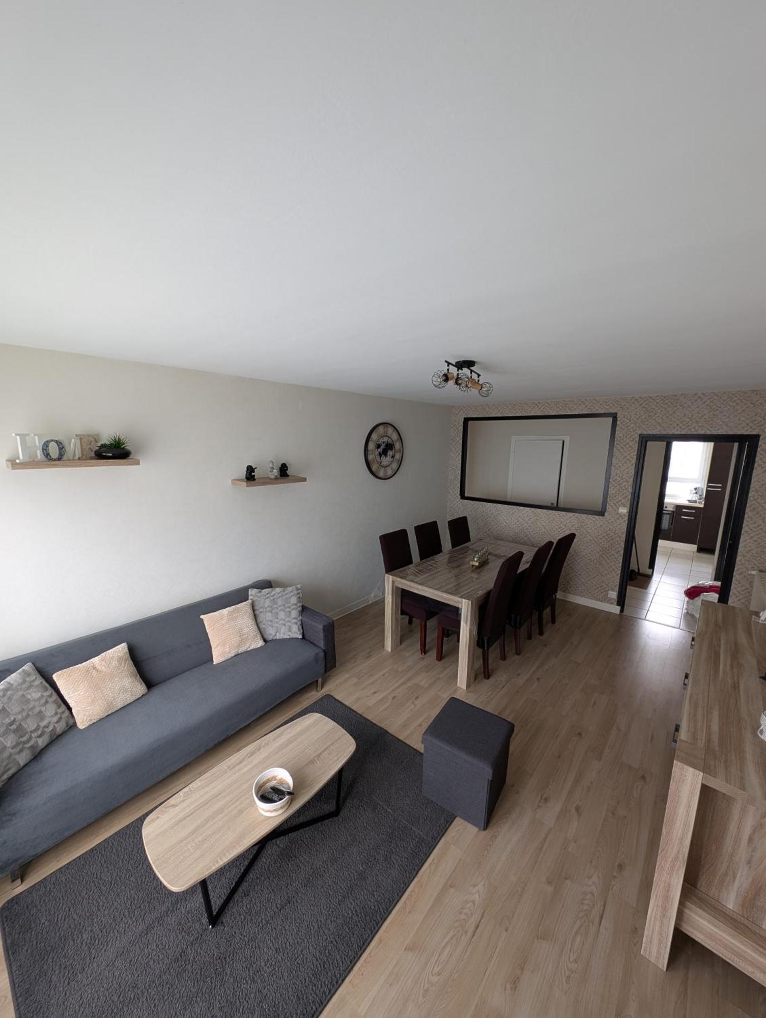 Proche De La Gare Apartment